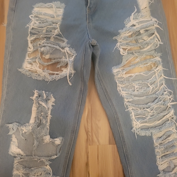 Fashion Nova Baggy Ripped Jeans - Picture 9 of 12